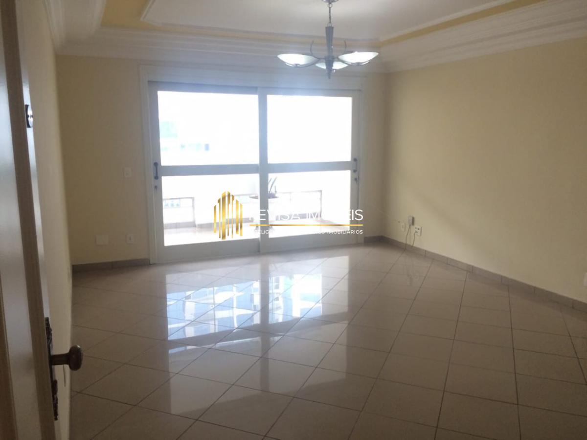 Apartamento para alugar com 4 quartos, 264m² - Foto 8