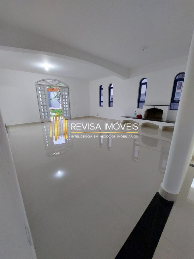 Casa de Condomínio para alugar com 4 quartos, 270m² - Foto 2