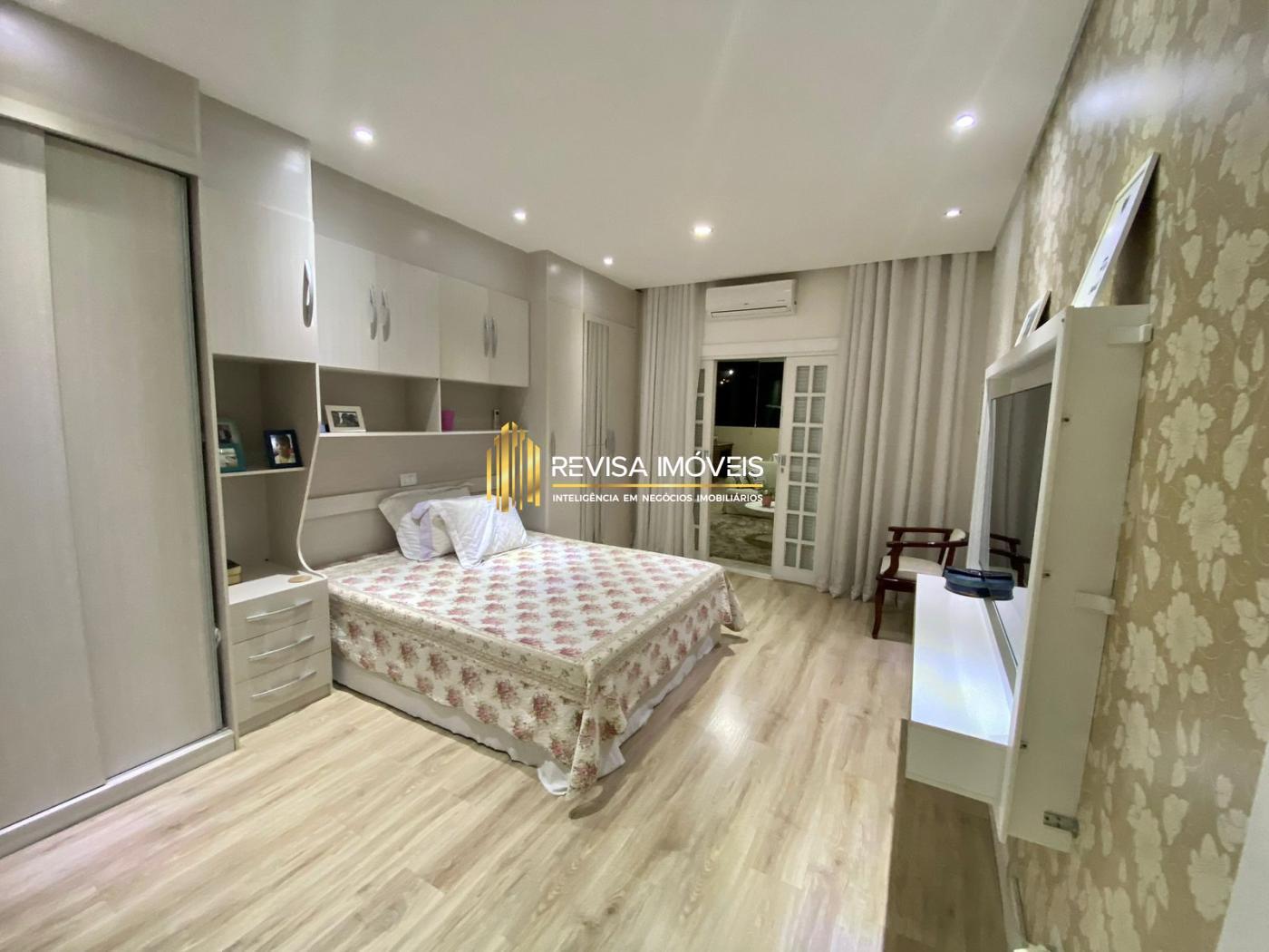 Casa à venda com 3 quartos, 250m² - Foto 29