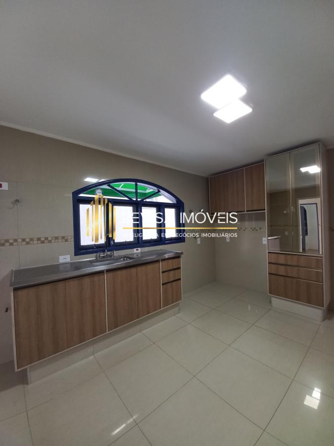 Casa de Condomínio à venda com 4 quartos, 270m² - Foto 5